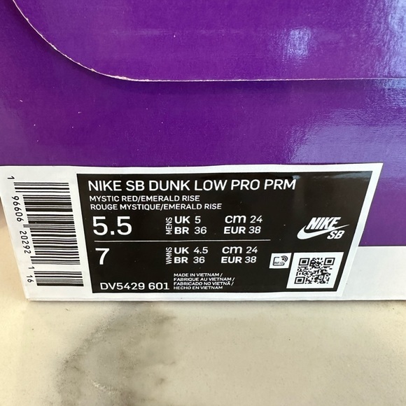 Nike Dunk Low SB Mystic Red - Picture 6 of 6